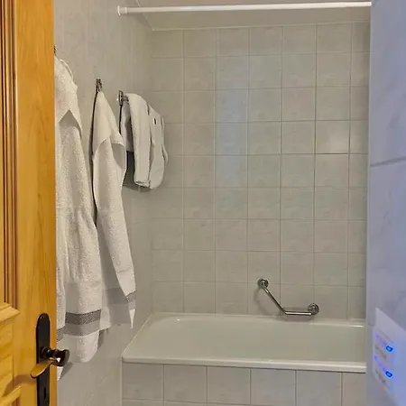 Schöne und moderne Wohnung direkt an der Skipiste * Wiler